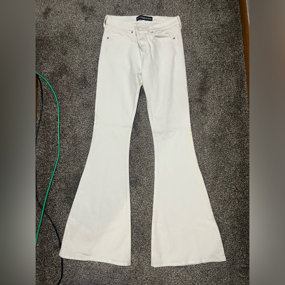 Express Bell Flare white jeans 4R